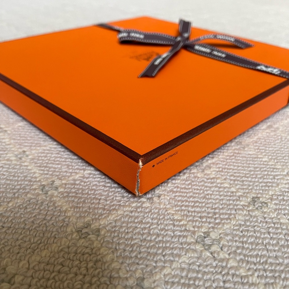 Authentic HERMES Box, Shopping Bag, Ribbon - Picture 5 of 11